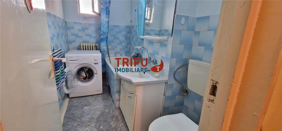 Apartament cu 3 camere semidecomandat, mobilat în Cetate