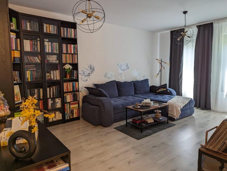 Apartament cu 2 camere decomandat, mobilat în Central