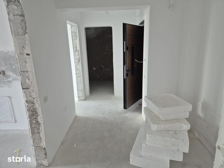 Apartament cu 2 camere în Apărătorii Patriei