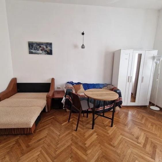 Garsonieră decomandată, mobilată în Ultracentral