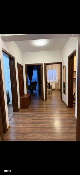 Apartament cu 3 camere decomandat în Nufărul