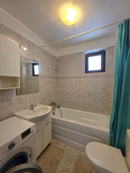 Apartament cu 2 camere decomandat în Titan