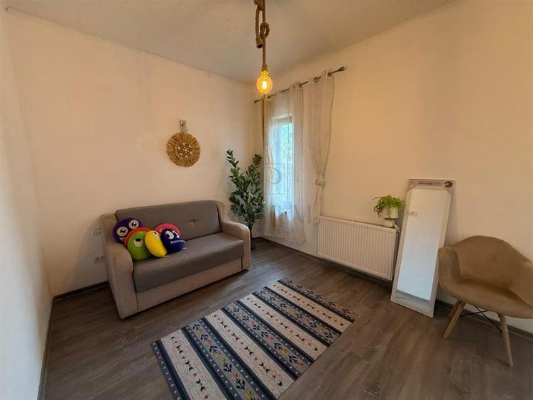 Casă individuală cu 3 camere cu Canalizare în Moșnița Veche