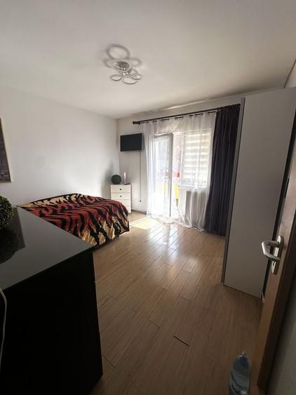 Apartament cu 4 camere decomandat în Central