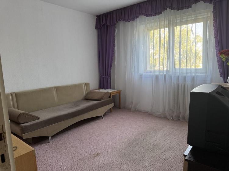 Apartament cu 4 camere decomandat în Zorilor