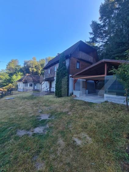 Casă individuală cu 4 camere cu Teren 2400 Mp în Micești