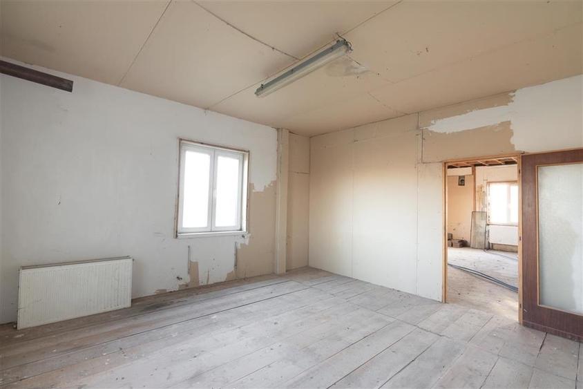 Casă individuală cu 4 camere cu Teren 9722 Mp în Inand
