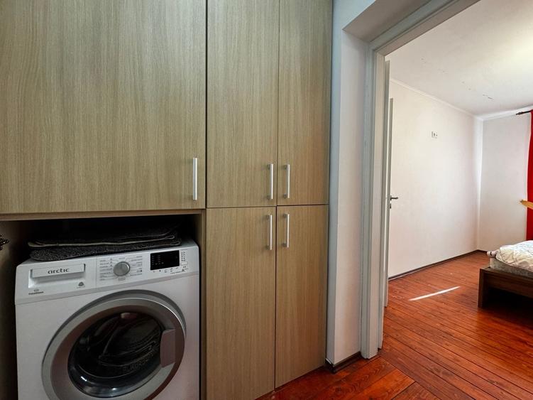 Apartament cu 2 camere semidecomandat, mobilat în Central
