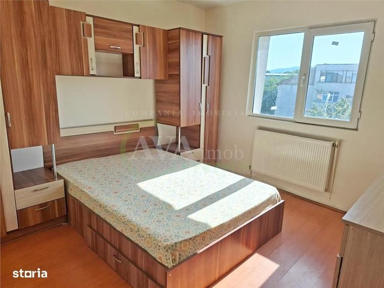 Apartament cu 3 camere decomandat în Narcisa