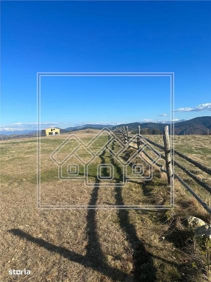 Teren de 1530 mp, în Poplaca