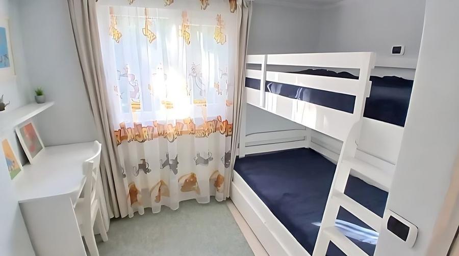 Apartament cu 2 camere decomandat, mobilat în Cetate