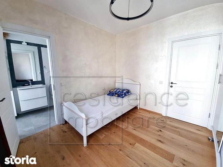 Apartament cu 4 camere semidecomandat, mobilat în Europa