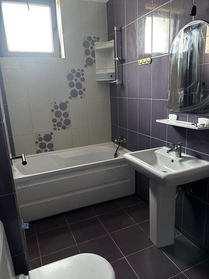 Apartament cu 2 camere semidecomandat în Roșu