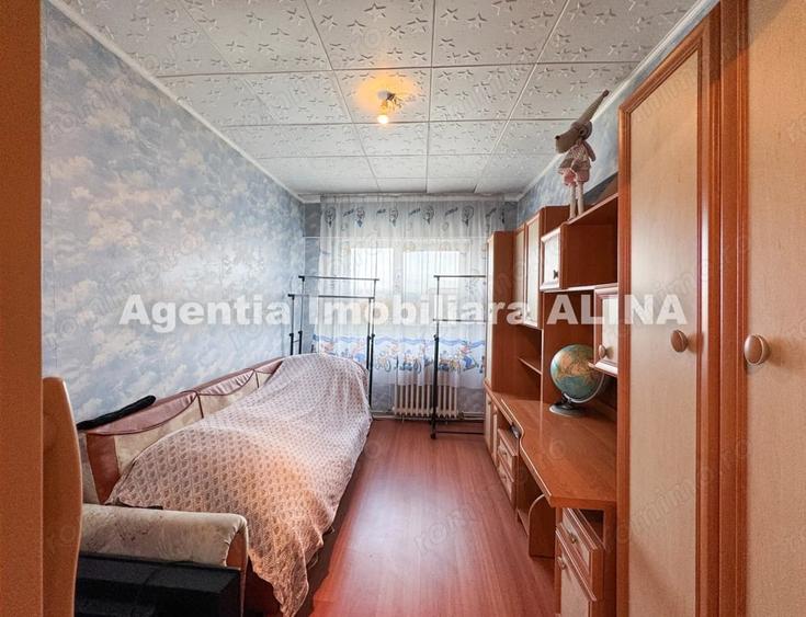 Apartament cu 3 camere decomandat în Astoria