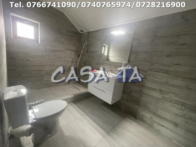 Casă individuală cu 5 camere cu Canalizare în Panduraș