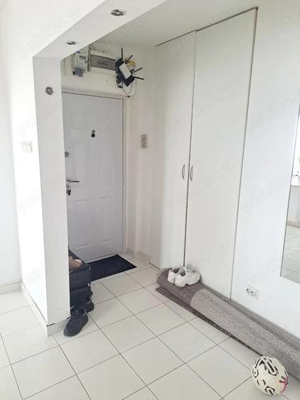 Apartament cu 3 camere decomandat în Rogerius