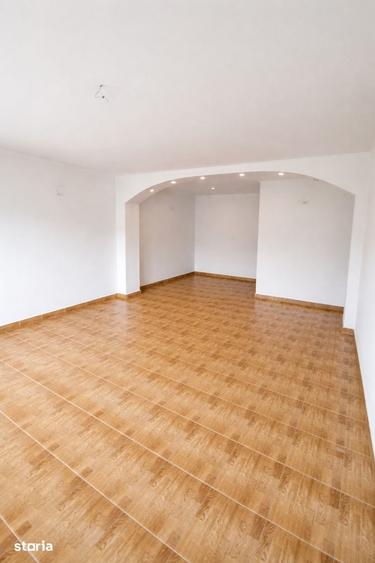 Casă cu 4 camere cu Teren 376 Mp în Traian