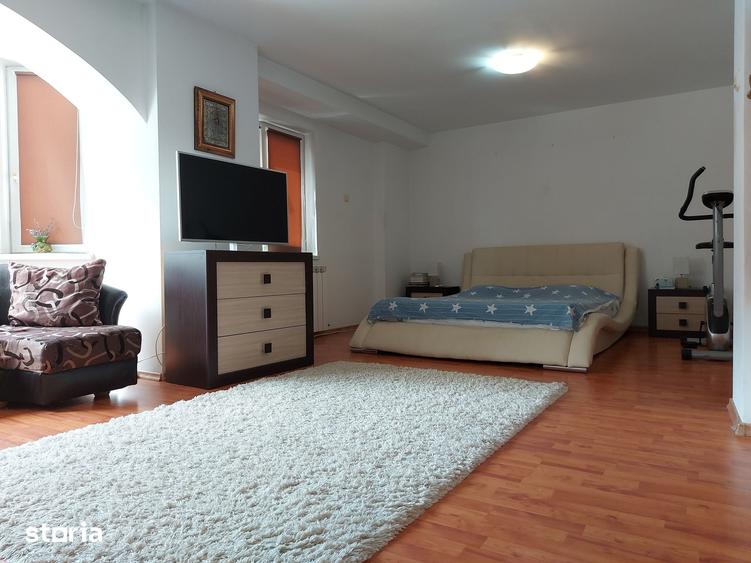 Apartament cu 4 camere decomandat în Ultracentral
