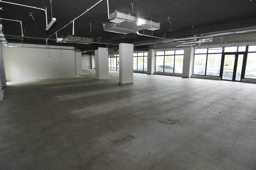 Spațiu comercial, de 377 mp, în Ghencea