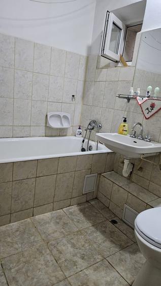 Apartament cu 2 camere semidecomandat în Costin Georgian