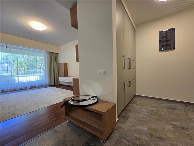 Apartament cu 2 camere semidecomandat, mobilat în Drumul Poienii