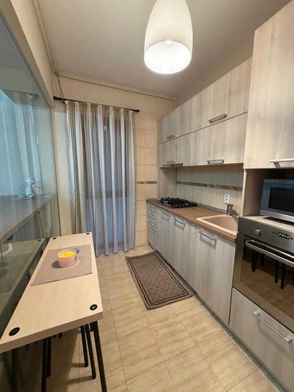 Apartament cu 2 camere decomandat în Apărătorii Patriei