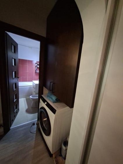 Apartament cu 2 camere semidecomandat în Berceni