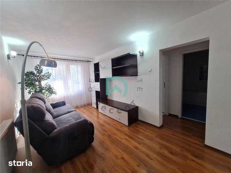 Apartament cu 3 camere semidecomandat în Triaj