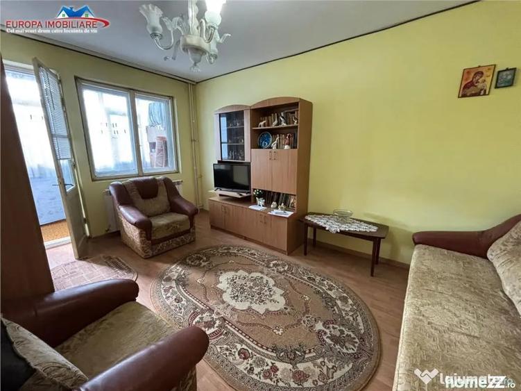 Apartament cu 2 camere decomandat în Vest