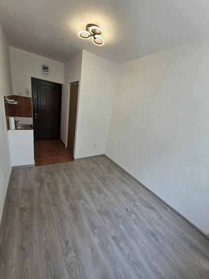 Persoana fizica, gars ETAJ I ,zona Transilvaniei ,Pta Rogerius - 5