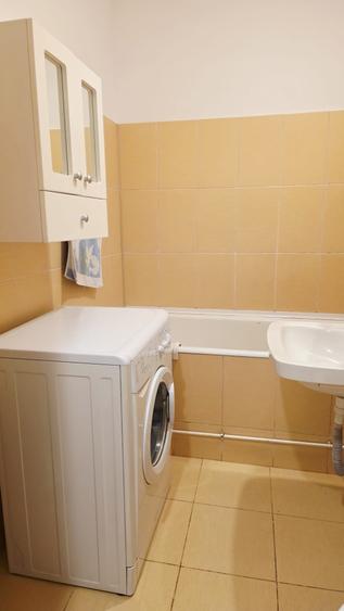 Apartament cu 3 camere decomandat în Drumul Taberei