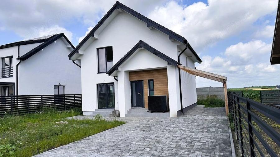 Casă cu 5 camere cu Teren 440 Mp în Șura Mică