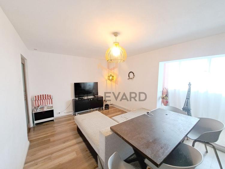 Apartament cu 4 camere decomandat, mobilat în Zorilor