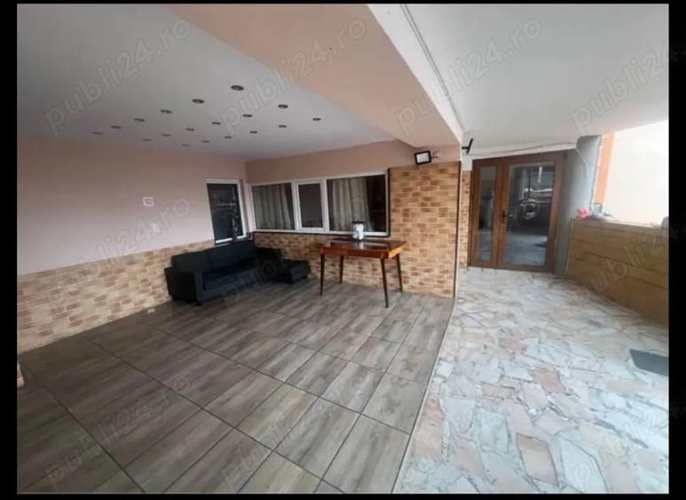 Casă cu 6 camere în Central