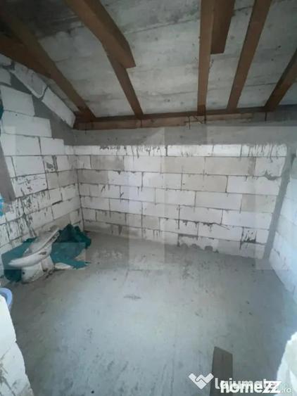 Casă cu 4 camere cu Teren 500 Mp în Central