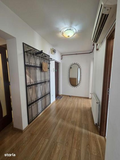 Apartament cu 4 camere decomandat în Central