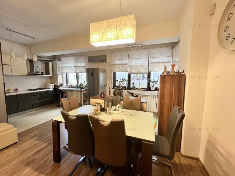 Apartament cu 3 camere decomandat, mobilat în Decebal