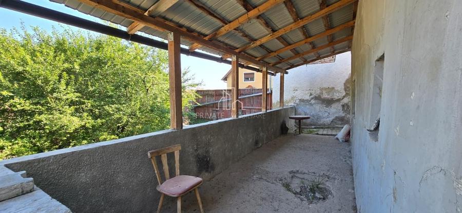 Casă individuală cu 2 camere cu Canalizare în Est