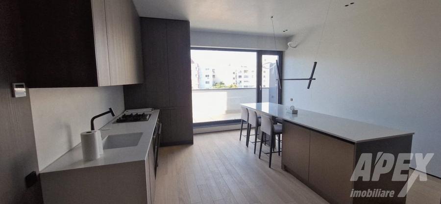 Apartament cu 6 camere decomandat, mobilat în 13 Septembrie