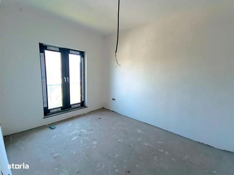 Casă cu 4 camere cu Teren 474 Mp în Șcheia