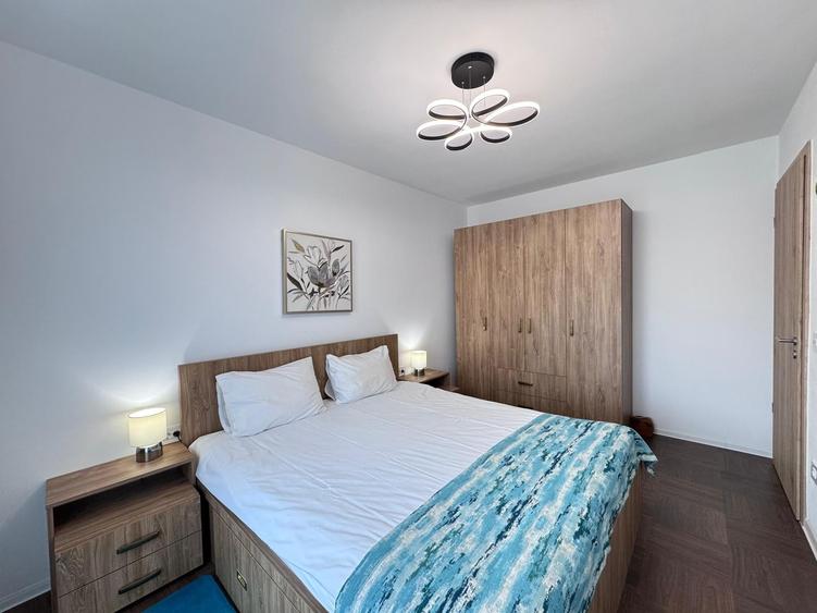 Apartament cu 2 camere decomandat, mobilat în Tractorul