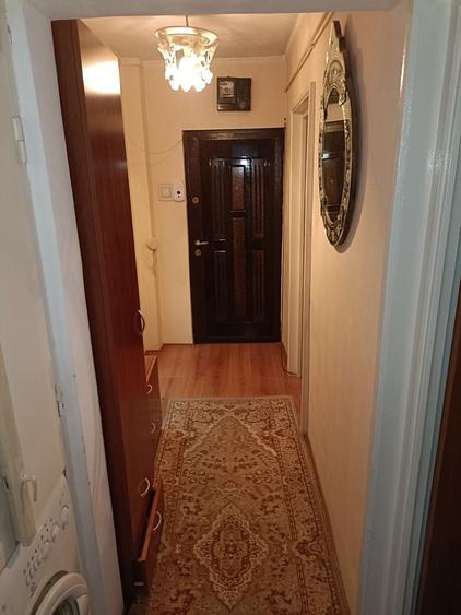 Apartament cu 2 camere decomandat în Sârbi
