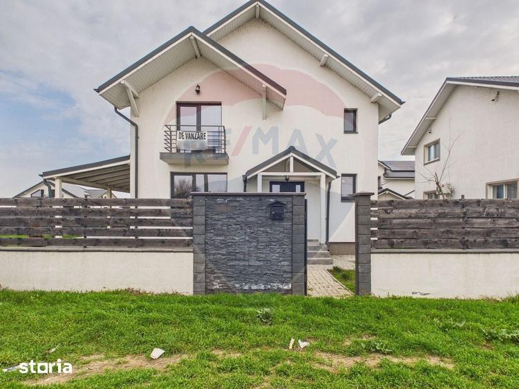 Casă cu 5 camere cu Teren 559 Mp în Crevedia