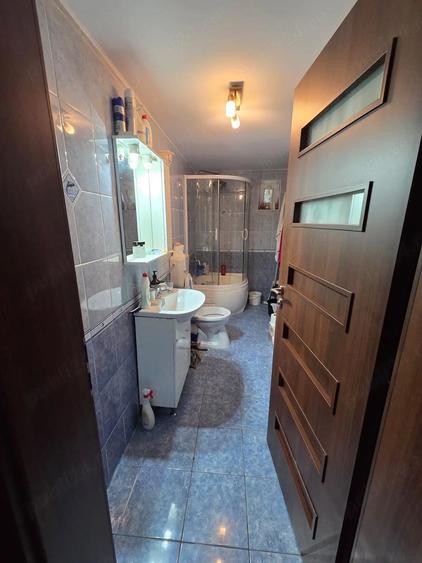 Casă cu 4 camere cu Teren 1986 Mp în Central