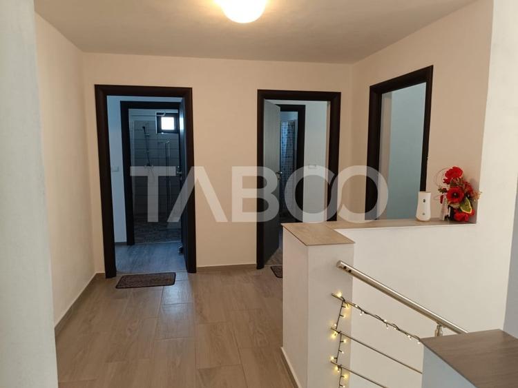 Casă individuală cu 8 camere cu Teren 575 Mp în Porumbacu de Sus