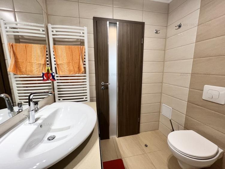 Apartament cu 3 camere decomandat, mobilat în Decebal