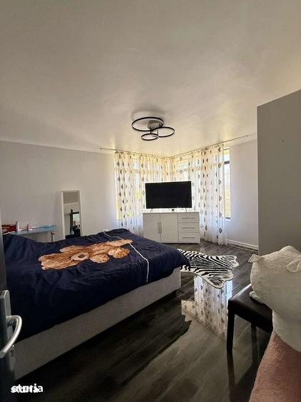 Casă cu 4 camere cu Teren 1200 Mp în Lenin Sud