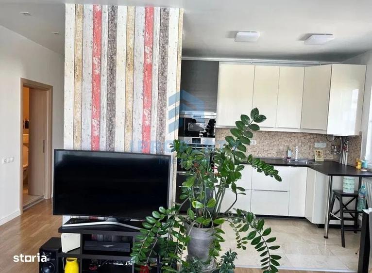 Apartament cu 2 camere decomandat în Titan
