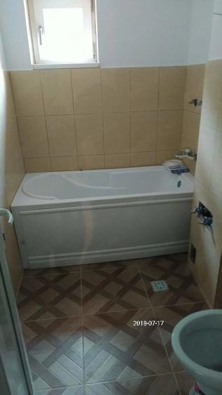 Apartament cu 3 camere decomandat în Topleț