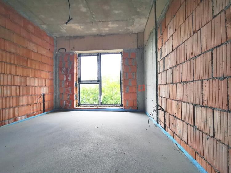 Apartament cu 3 camere decomandat în Străulești